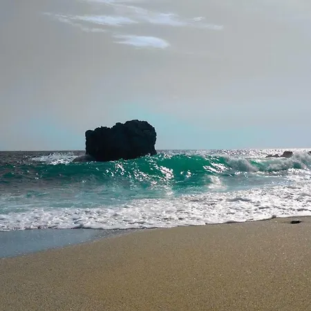 Stone House 1898 * 桑加拉达
