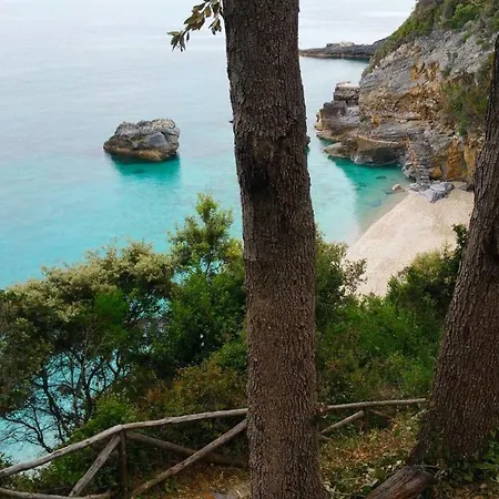Stone House 1898 * 桑加拉达
